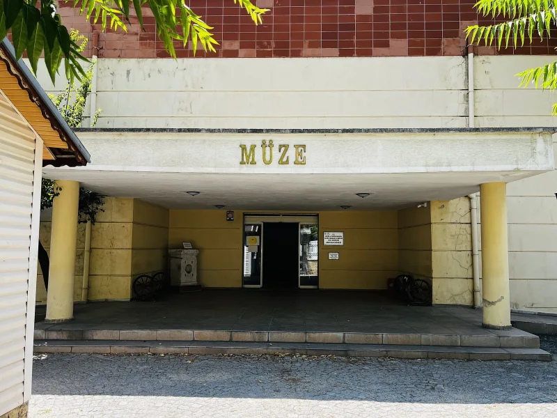 Akhisar Múzeum (Akhisar Müzesi): útmutató a kiállításhoz és a látogatáshoz