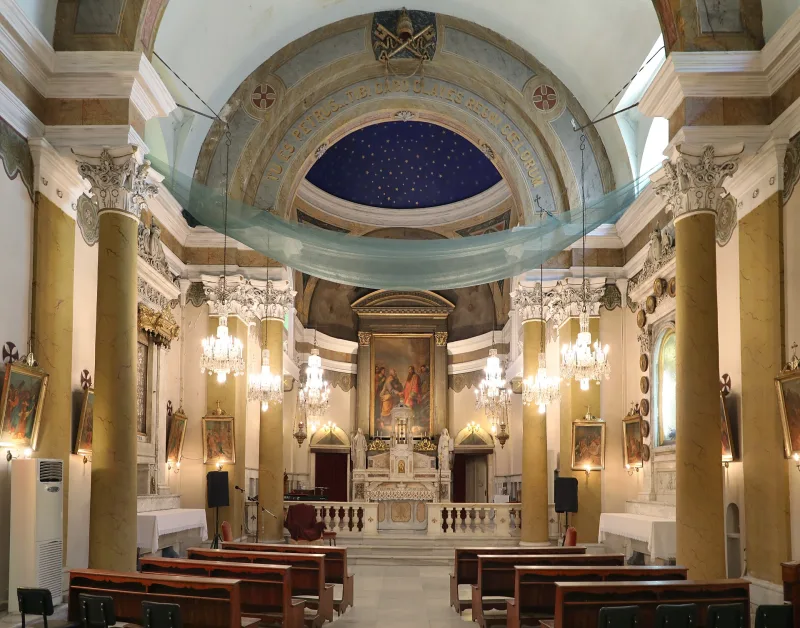Kostel sv. Petra a Pavla, Istanbul – průvodce po kostele v Galatě