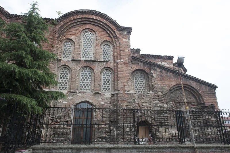 Minaret mešity Eski İmaret (Eski İmaret Camii) – průvodce po Istanbulu