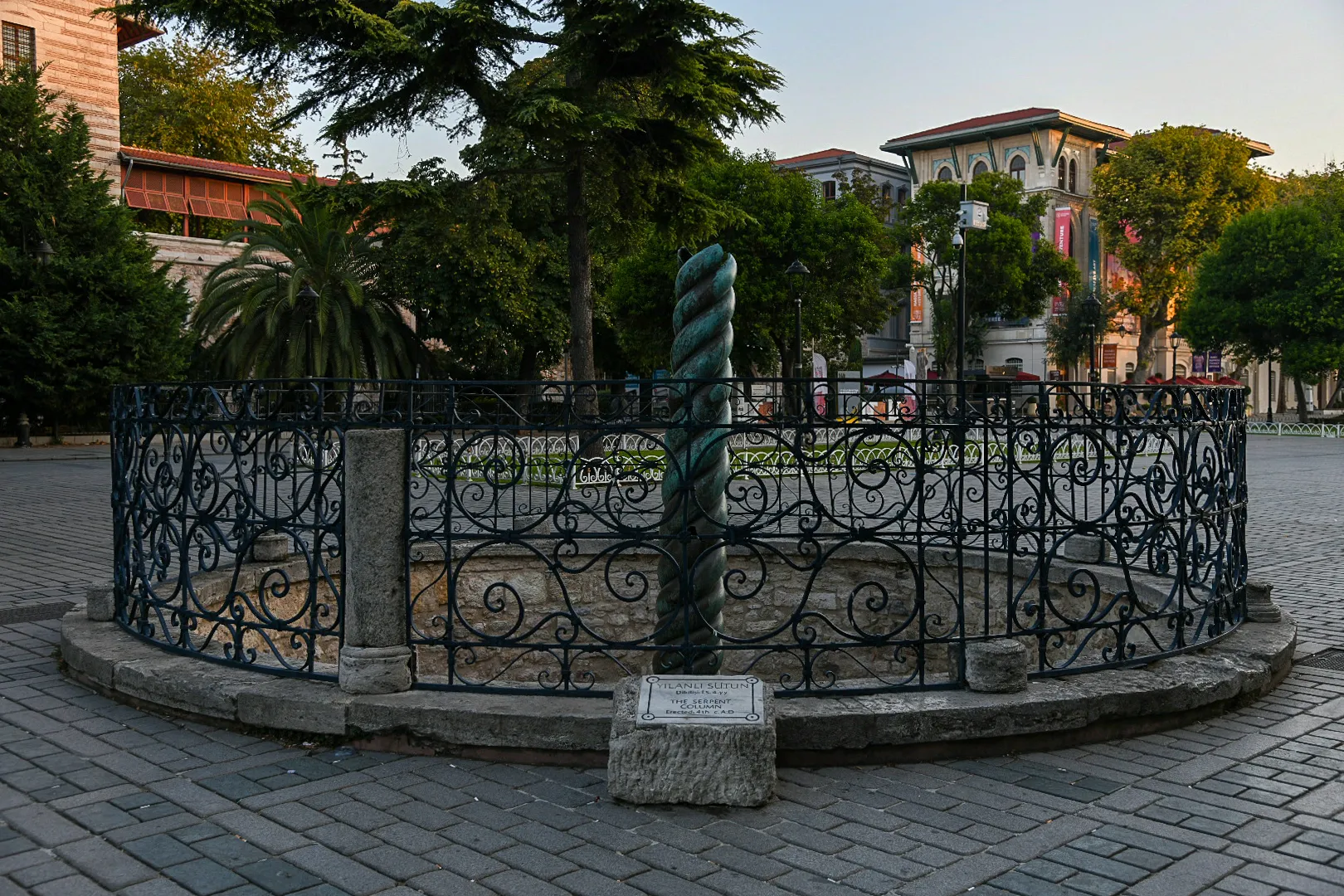 Hadí most v Istanbule: história, zaujímavosti, ako sa tam dostať