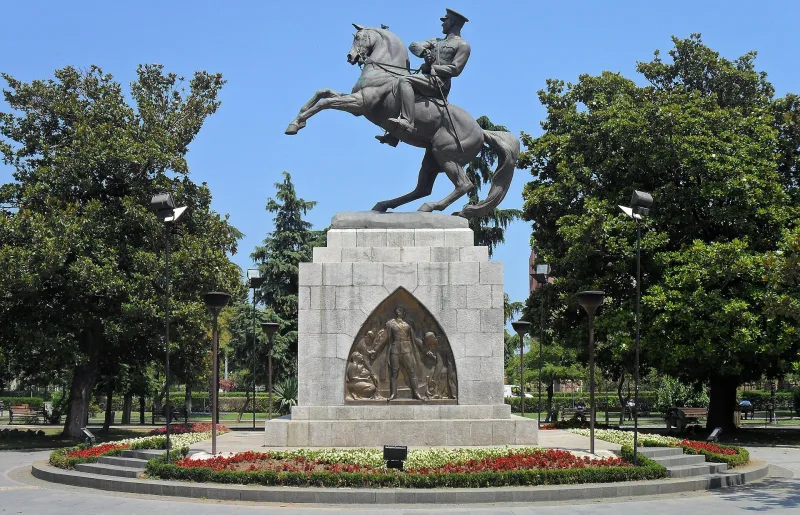 Onur Anıtı（荣誉纪念碑）——萨姆松的阿塔图尔克骑马雕像