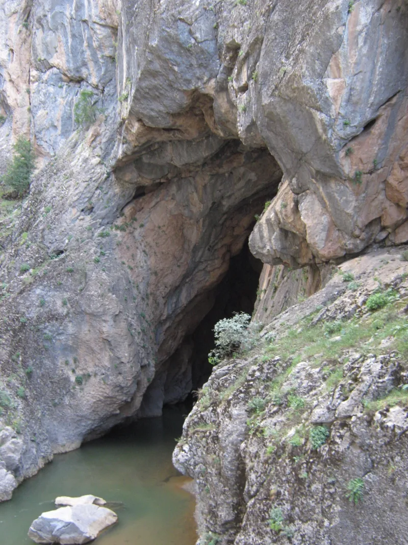 底格里斯河隧道（Dicle Tüneli）——底格里斯河源头的亚述浮雕