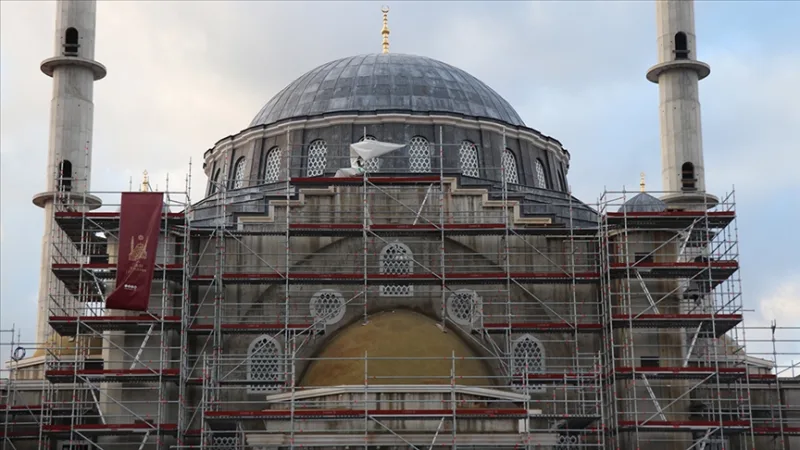 Začalo sa vyšetrovanie výhražných telefonátov do mešity Eyüp Sultan vo Francúzsku