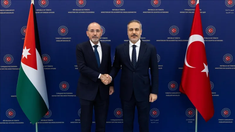Minister Fidan rokoval o situácii v Palestíne s jordánskym ministrom zahraničných vecí al-Safedim