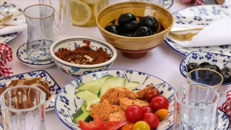 Les experts recommandent un « retour progressif aux habitudes alimentaires » après le ramadan