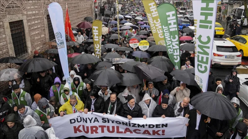 伊斯坦布尔举行了针对以色列和美国的抗议游行