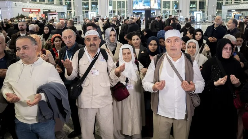 Первая группа паломников отправилась в Святую землю