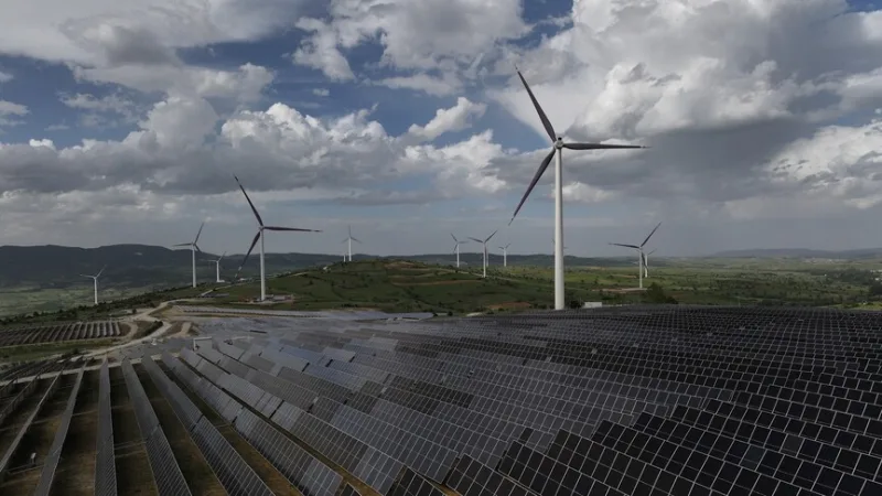 Les investissements dans les énergies renouvelables hybrides ont atteint environ 4 milliards de dollars