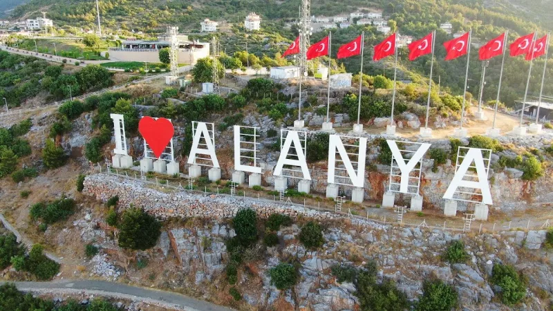 Die Inschrift „I Love Alanya“ – der beste Aussichtspunkt und Fotospot in Alanya
